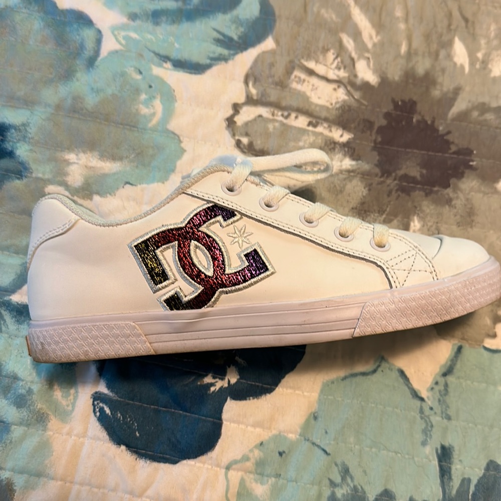 DC women’s Chelsea rainbow shoes